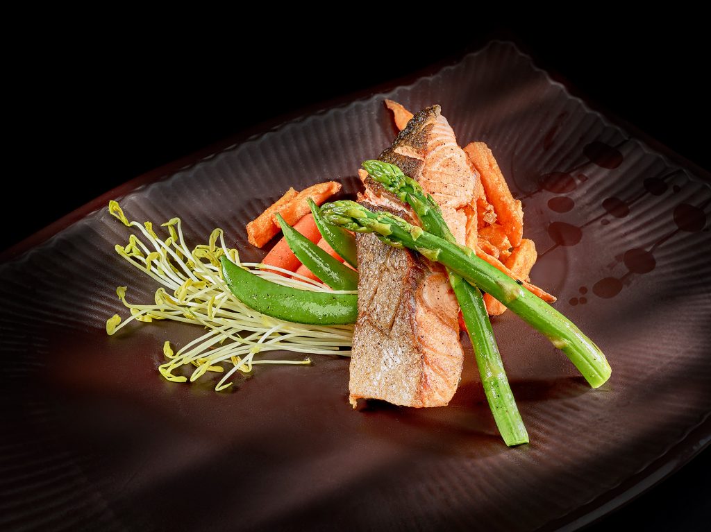 Stylisme culinaire atmosphérique pour un restaurant exotique